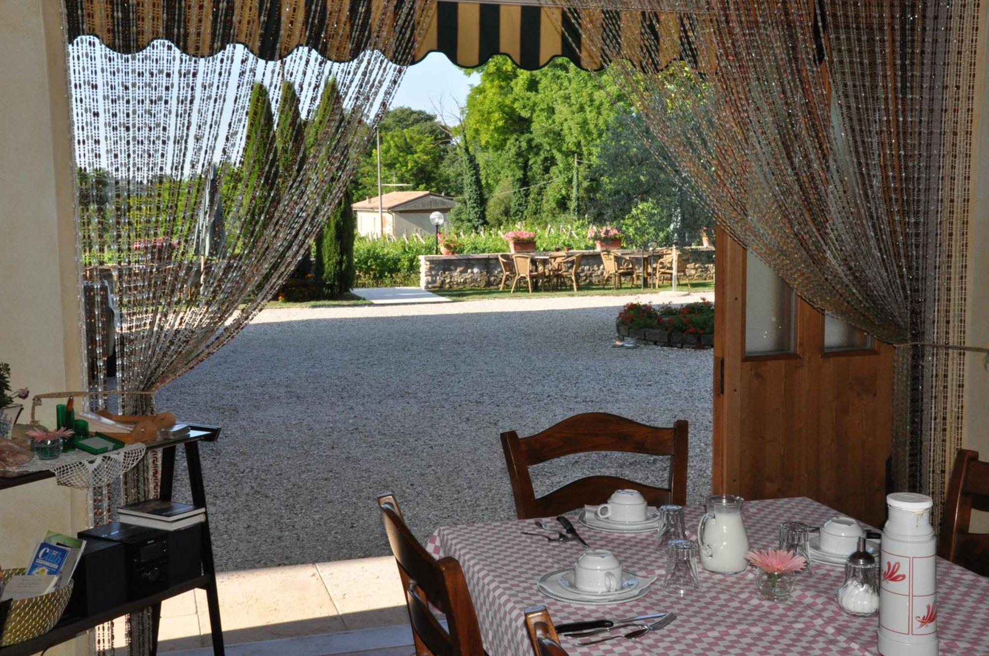 Agriturismo Corte Dei Fiori Caprino Veronese Eksteriør billede